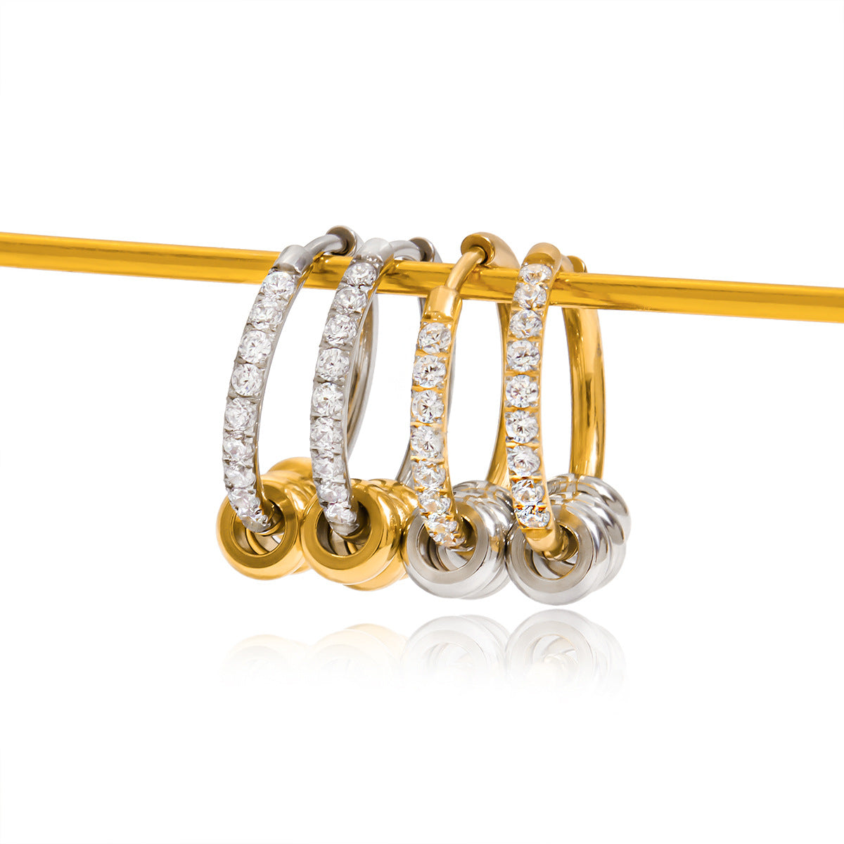 Orecchini a Cerchio Minimalisti Geometrici in Acciaio Inossidabile con Intarsio di Strass per Donna, Gioielli per Orecchie in Acciaio al Titanio Placcato Ipoallergenico