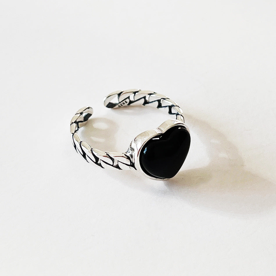 Anillo minimalista con forma de corazón de plata de ley 925 con acabado mate para mujer