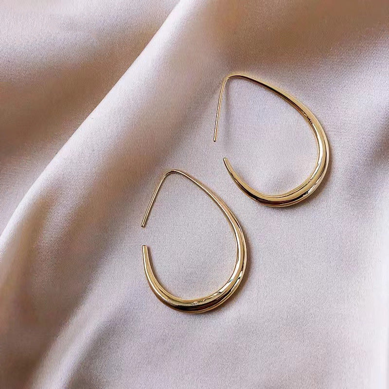Orecchini a farfalla geometrici chic con perle d'acqua dolce e intarsio di zirconi su perni in argento sterling 925