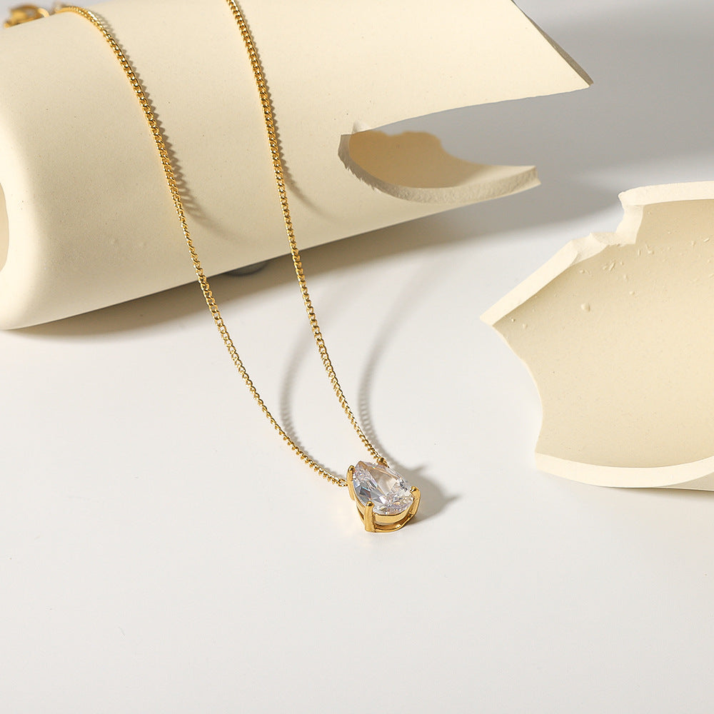 Collana minimalista a goccia in acciaio inossidabile con placcatura in oro 18 carati e ciondolo in zircone bianco da donna