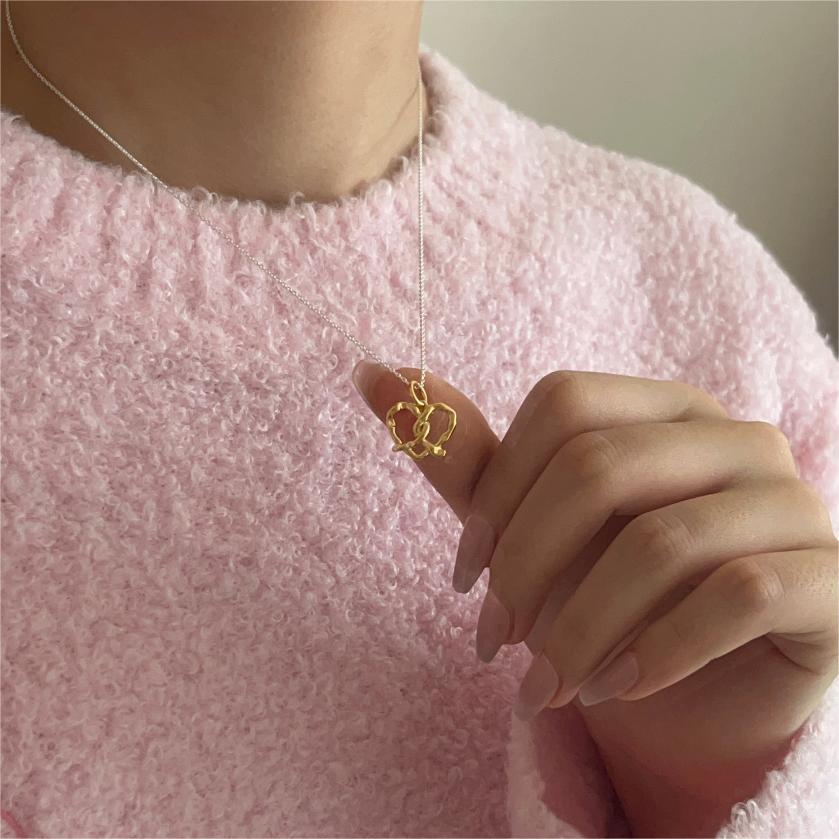 Minimalist Heart-Shaped 925 Sterling Silver Necklace with Gold-Plated Clasp on Cross Chain