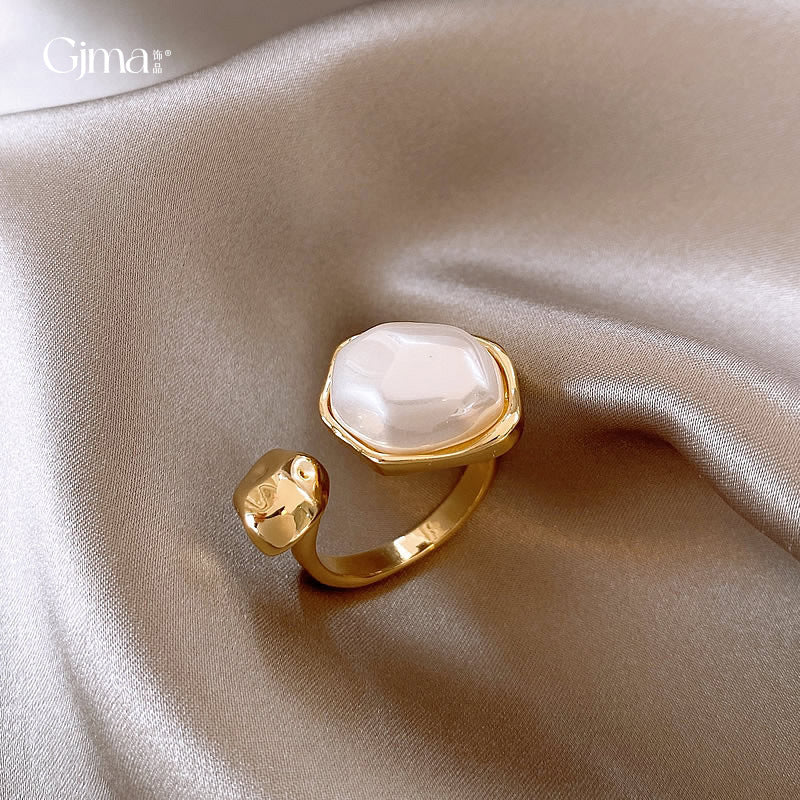 Vintage Irregular Geometric Pearl Ring with Zircon Inlay for Women