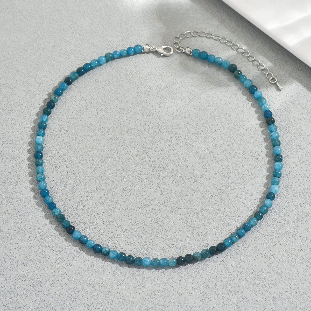 Collar colgante geométrico artístico vintage para mujer con cuentas de piedra natural tejidas a mano en cadena de bola redonda