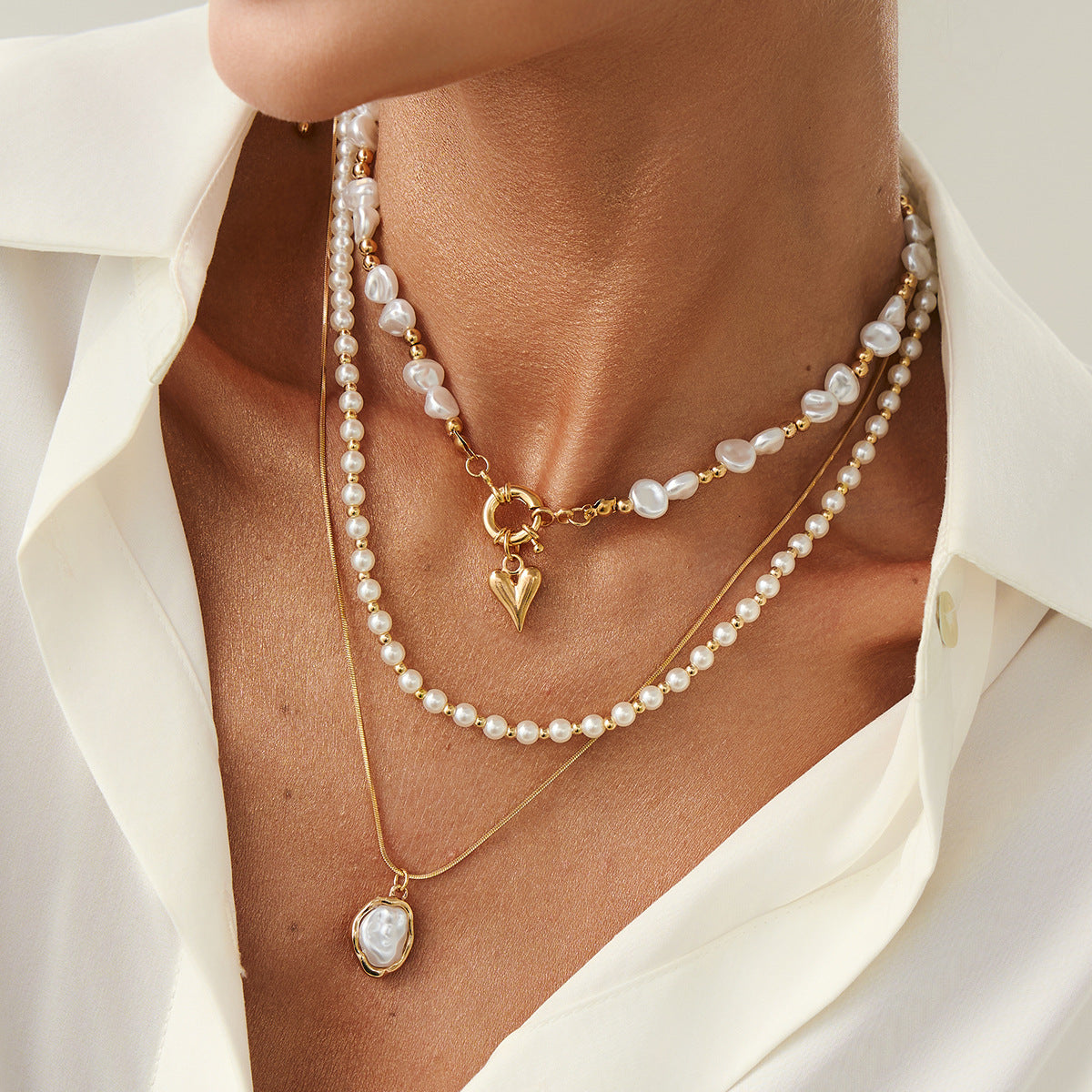 Minimalist Baroque Pearl Heart Necklace for Women with Alloy Pendant and Electroplated Finish, Multi-Layer Beaded Choker with Irregular Chain Design
