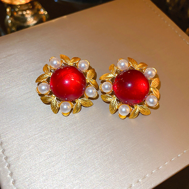 Pendientes Geométricos Vintage con Acentos de Perlas y Base de Cobre Chapado en Oro para Mujer