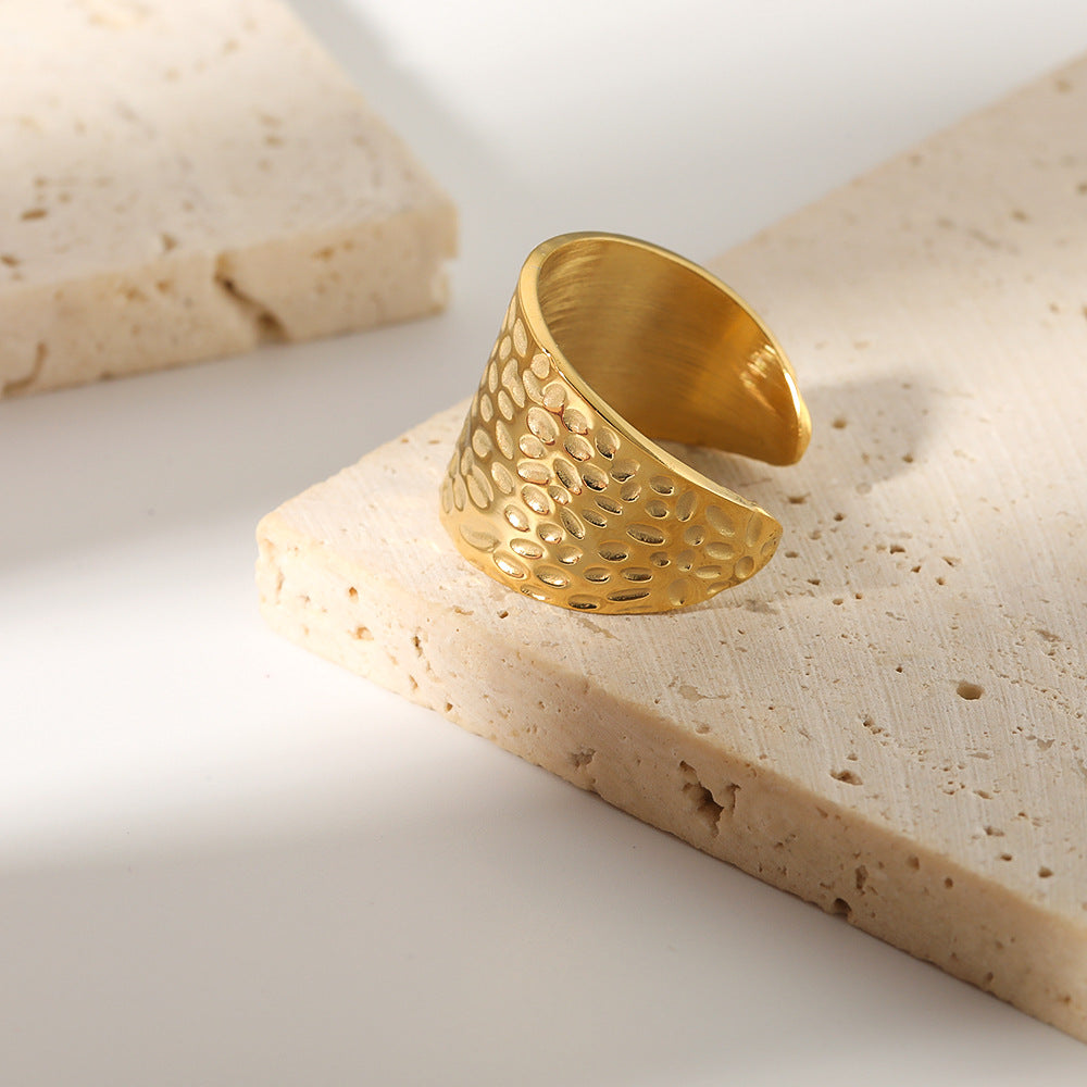 Vintage Style Hammered Texture Adjustable Stainless Steel Ring with Irregular Circle Design Unisex Geometric Finger Ring