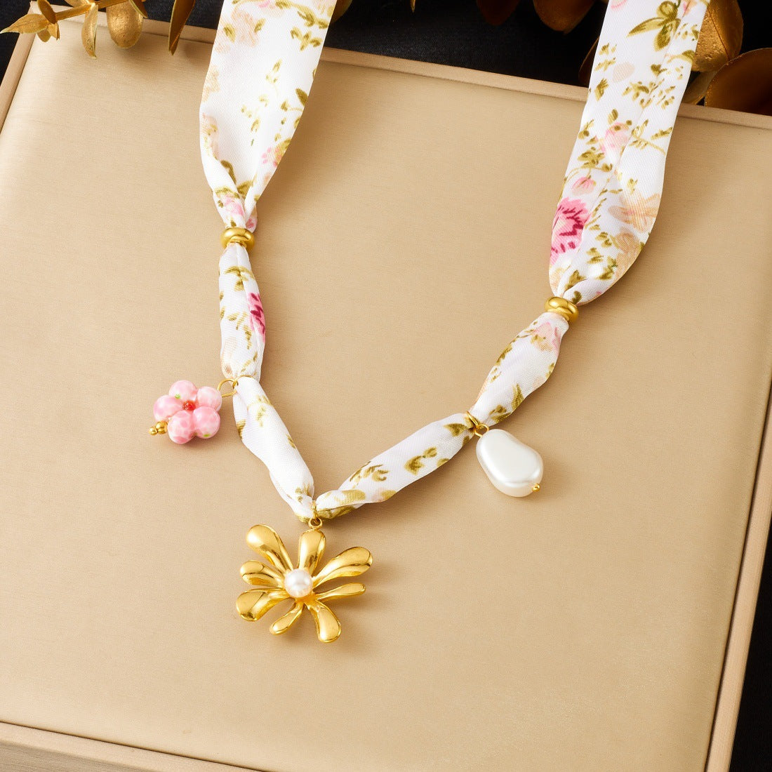 Vintage Elegant Gold Plated Drip Oil Square Floral Leopard Print Stainless Steel Pendant Necklace for Women