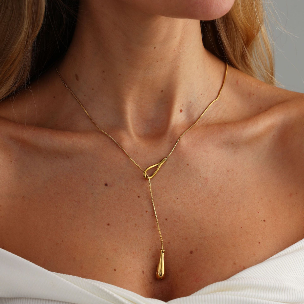 Elegant Minimalist Teardrop Pendant Necklace 18K Gold Plated Stainless Steel Adjustable Cable Chain for Women