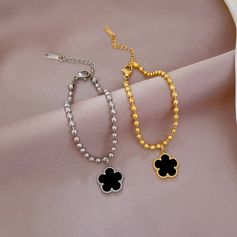 Pulsera de mano ondulada con cuentas de trébol para mujer de acero titanio chapado en oro vintage minimalista