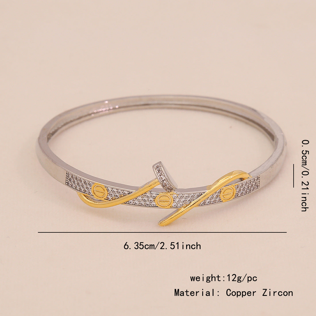 Bracciale personalizzato con catena a serpente in rame color oro con testa di leopardo e micro-intarsio a forma di cuore