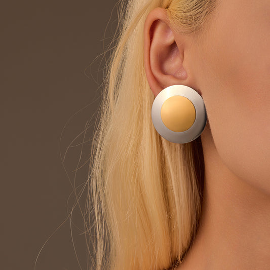Pendientes Minimalistas Redondos de Acero Inoxidable con Chapado en Oro de 18K, Diseño Liso Bicolor para Mujer