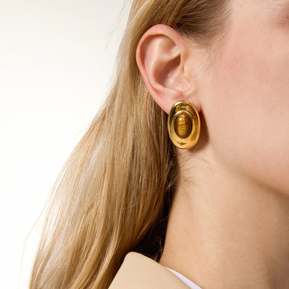 Pendientes de tuerca de acero de titanio geométricos minimalistas con incrustaciones de ojo de tigre para mujer, chapado al vacío PVD en oro, estilo de aro de lujo a la moda