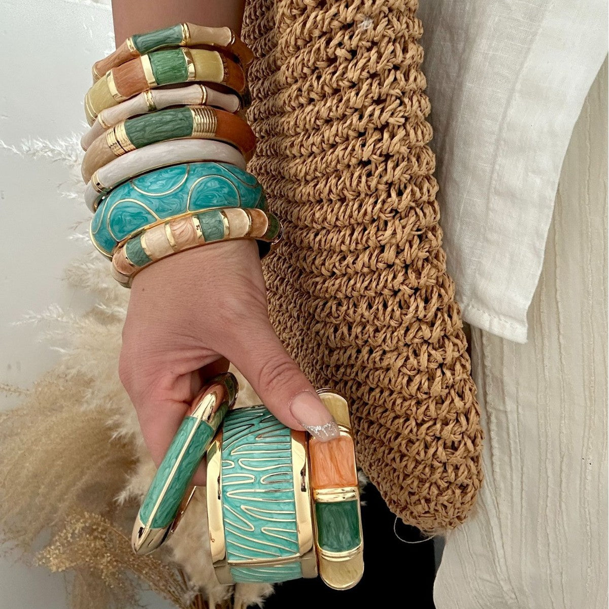 Bracciale a Polsino Aperto Ovale Rotondo Geometrico in Smalto ad Olio Gocciolante Colorato Minimalista Bohemien