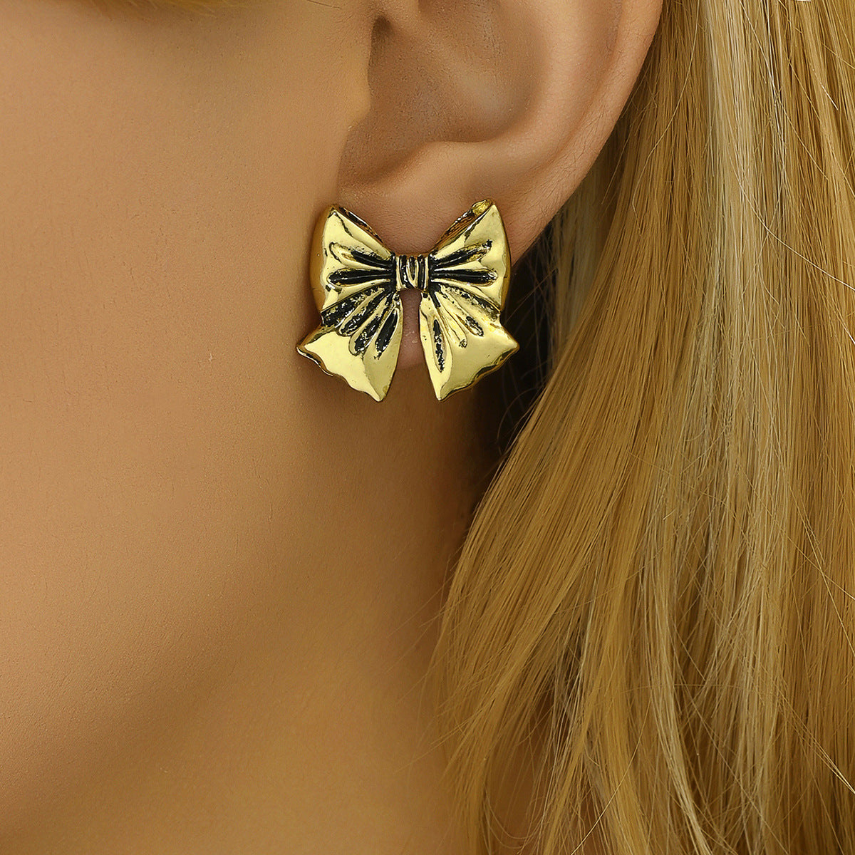 Minimalist Bow-Shaped Zinc Alloy Earrings with Gold Plating for Women, Stainless Steel Post, Elegant and Versatile Fashion Jewelry