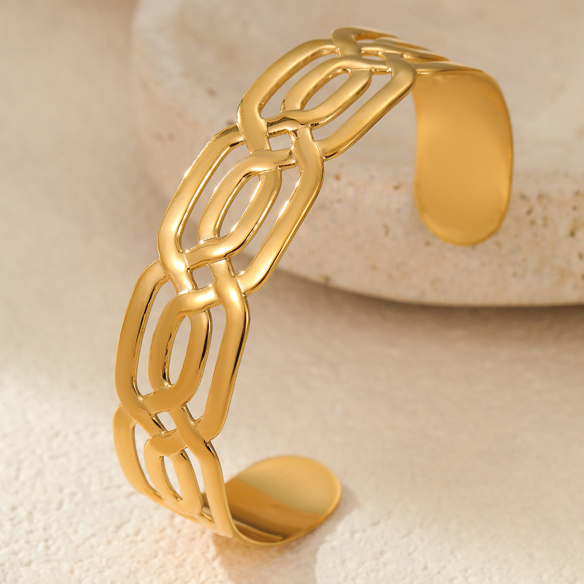 Fashion OL Geometric Hollow 18K Gold Plated Stainless Steel Bracelet for Women