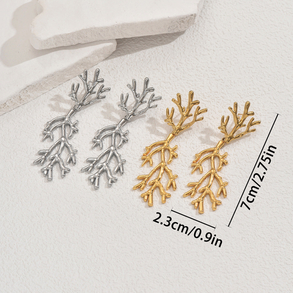 Pendientes de Cobre con Diseño Floral Coral Vintage y Baño de Oro de 18K con Postes de Acero Inoxidable para Mujer