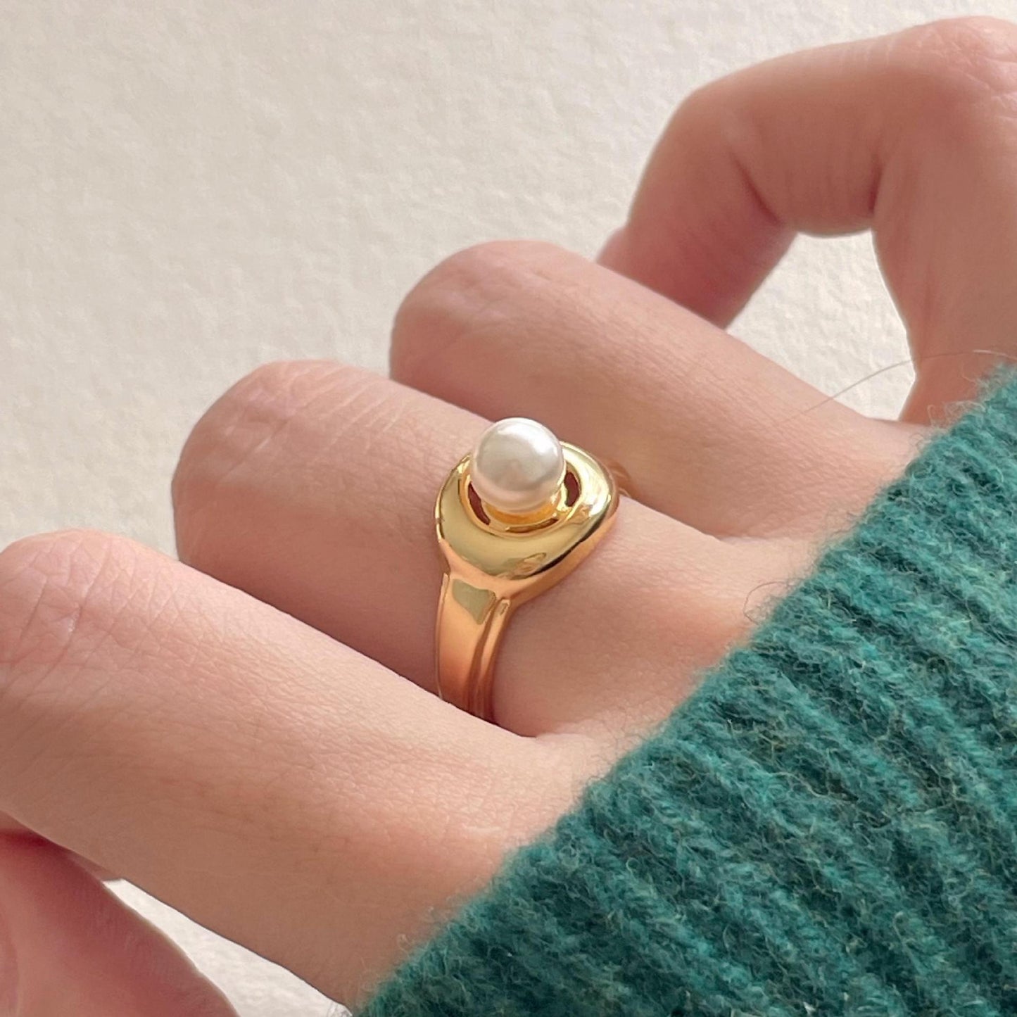Anello minimalista con perla e nota musicale geometrica in argento sterling 925 da donna
