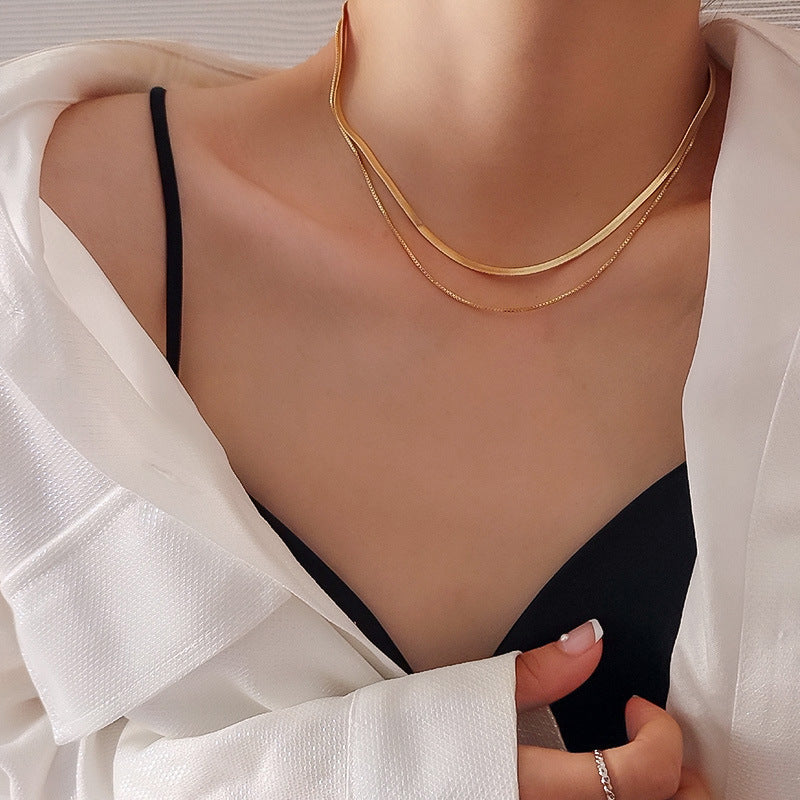 Collana Girocollo Minimalista da Donna in Acciaio al Titanio con Catena a Serpente e Design Geometrico
