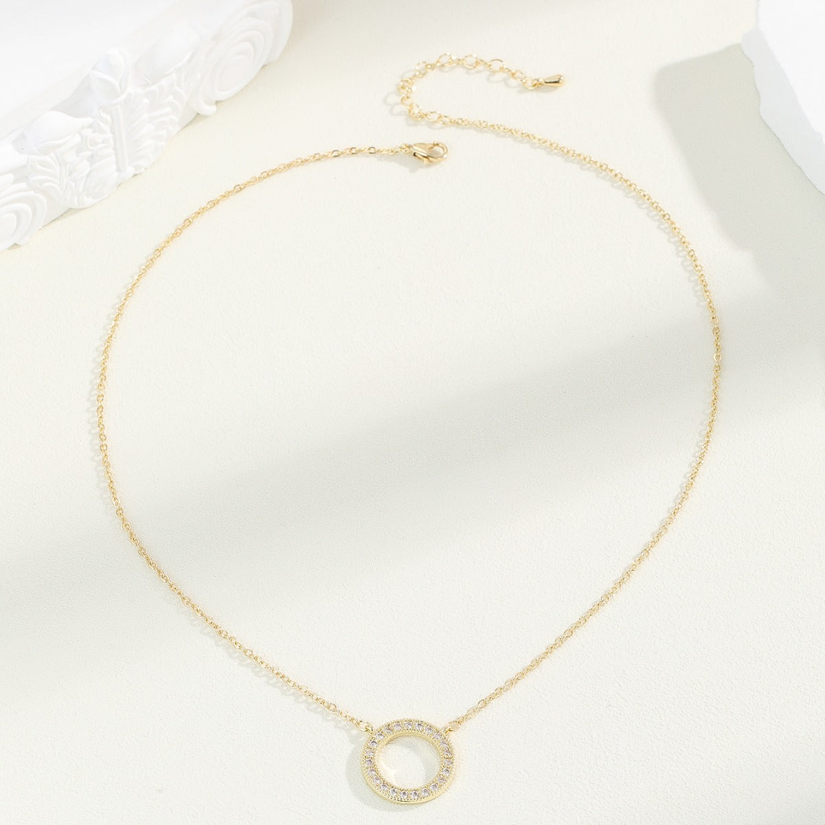 Collana geometrica in rame stile rustico minimalista con intarsio di zirconi per donna, catena lunga regolabile per clavicola