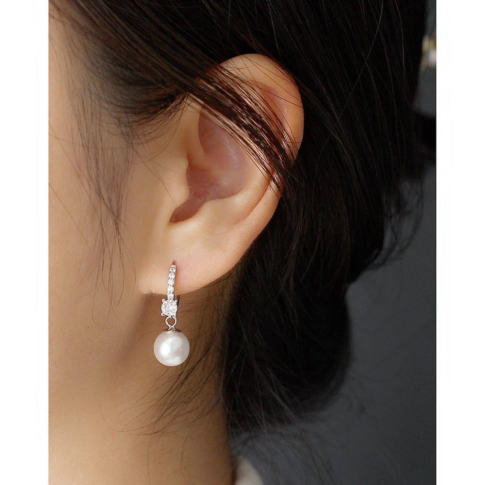 Orecchini a Cerchio Minimalisti Geometrici in Argento Sterling con Intarsio di Strass da Donna