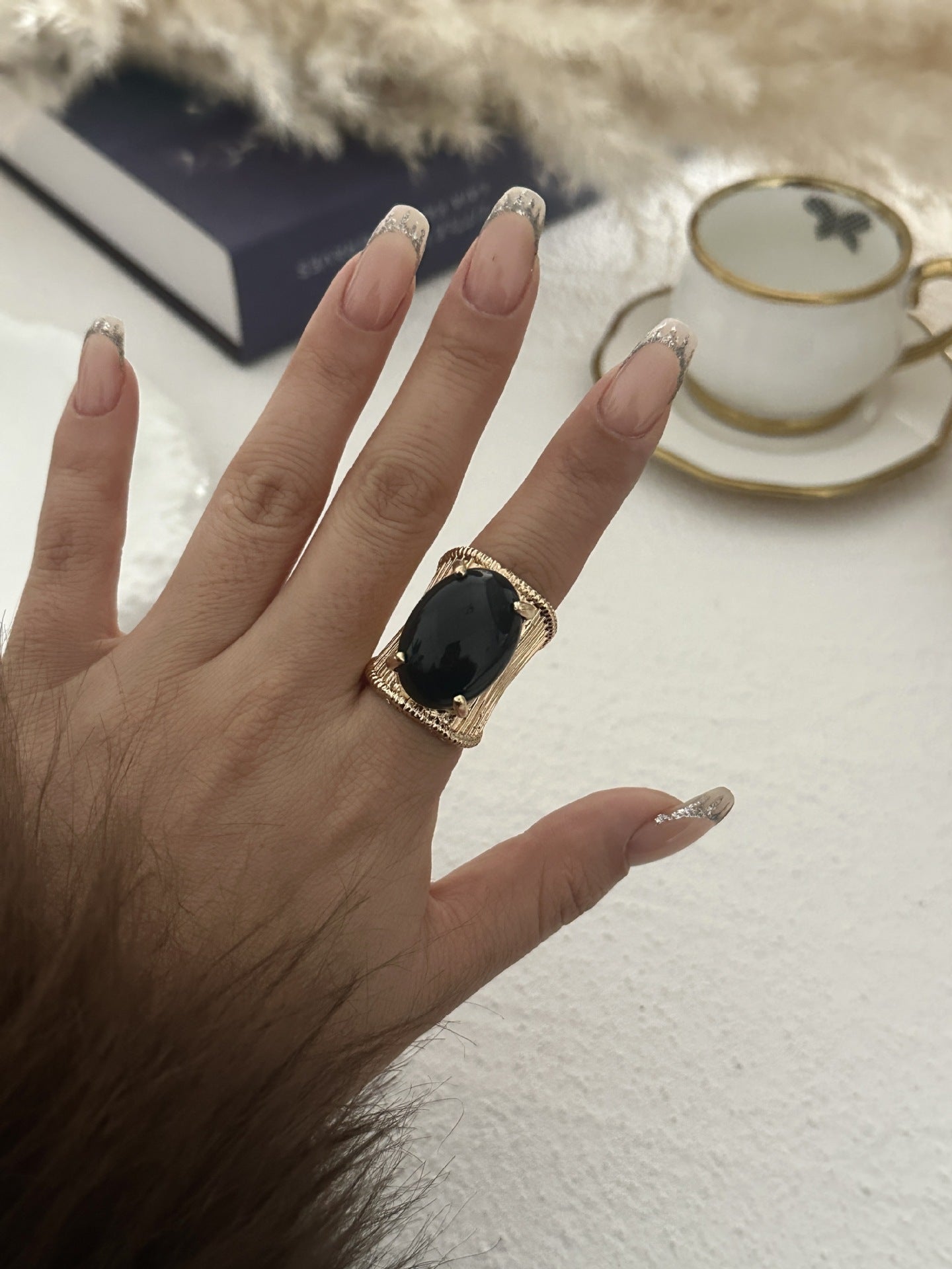 Anello da donna vintage hip-hop geometrico ovale placcato in lega con intarsio in resina