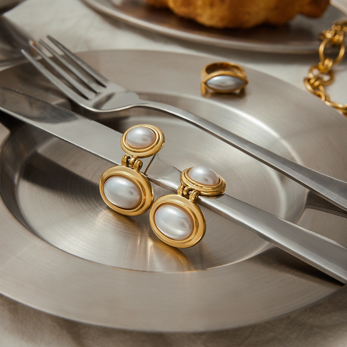 Elegant Geometric Stainless Steel Pearl Stud Earrings for Women