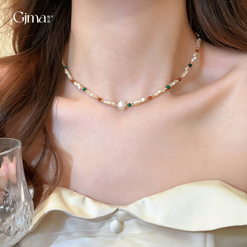 Collana Sweet Dopamine con perle barocche in lega di zinco con finitura placcata e ciondolo geometrico, delicata catena a clavicola da donna