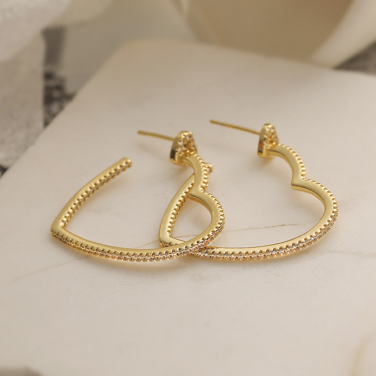 Minimalist Elegant 18K Gold Plated Brass Heart Geometric Earrings with Cubic Zirconia for Women