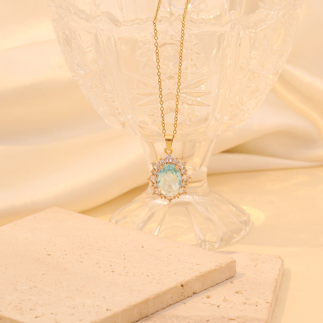 Elegant Oval-Shaped Stainless Steel Pendant Necklace with Full Rhinestone Inlay for Women