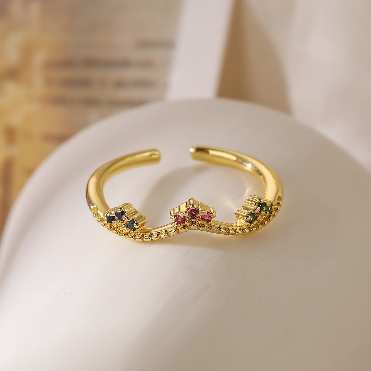 Anello regolabile geometrico minimalista in rame placcato oro e zirconi da donna