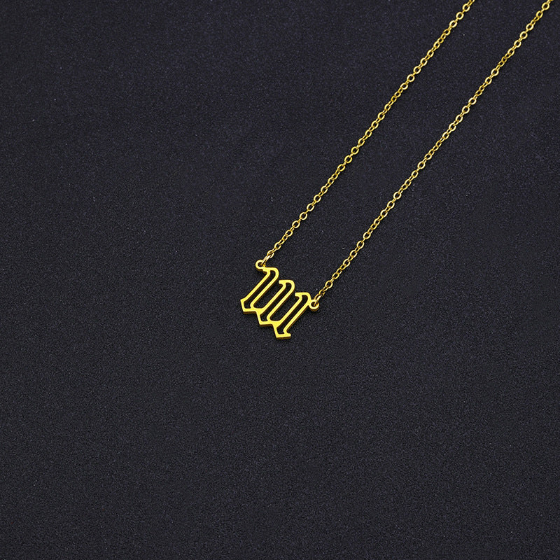 Collar Minimalista de Acero Inoxidable con Colgante de Número Grabado en Cadena O para Mujer