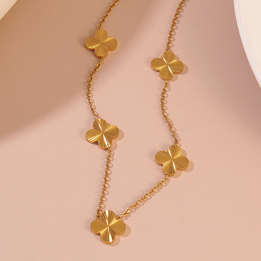 Set Collana, Bracciale e Orecchini in Acciaio Inox Placcato con Motivo Floreale Dolce e Catena a Cavo