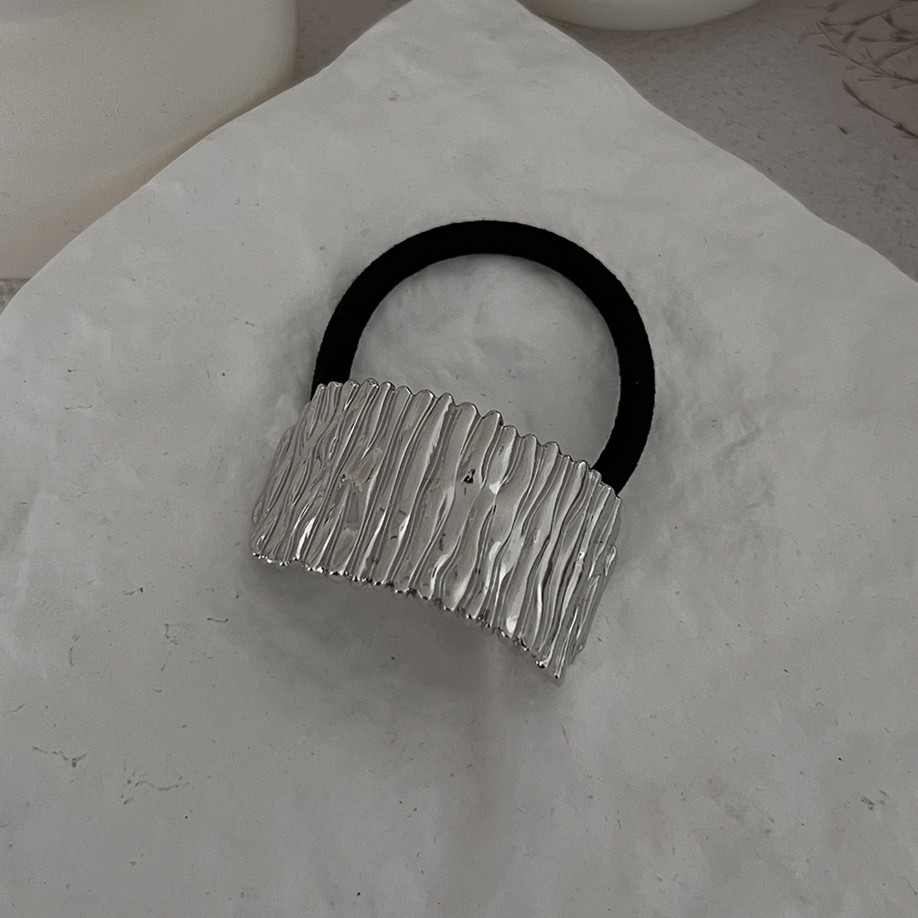 Fermaglio per Capelli Minimalista in Lega e Perle con Finitura Galvanica
