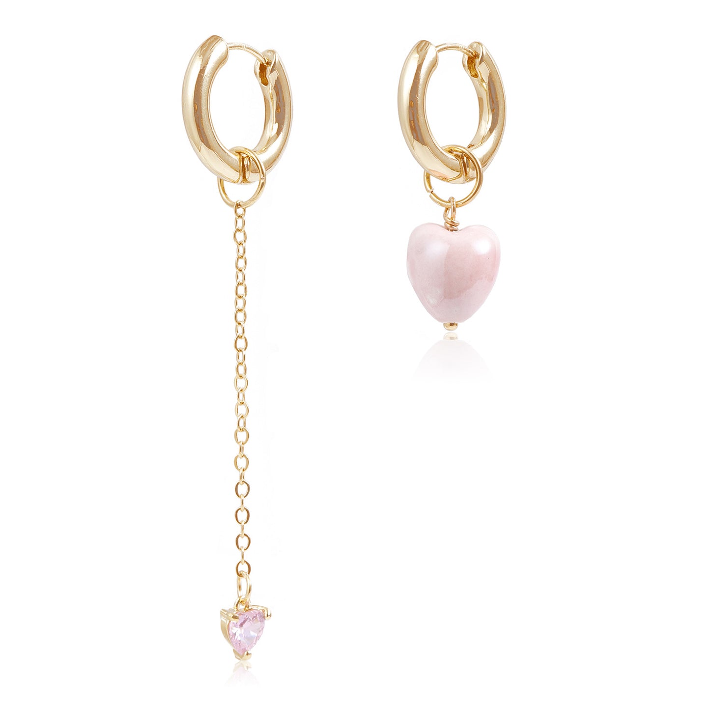 Aretes de moda con dije de corazón y detalle de borla con acabado chapado para mujer