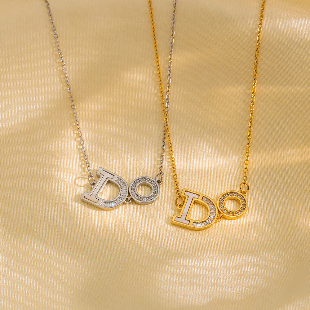 Collar Minimalista con Letras D O para Mujer, Acero Titanio Chapado en Oro Real, Cadena Hipoalergénica para Clavícula