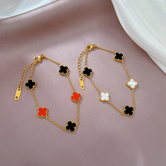 Pulsera de cadena minimalista de acero de titanio estilo vintage con trébol de cuatro hojas y detalles de nácar