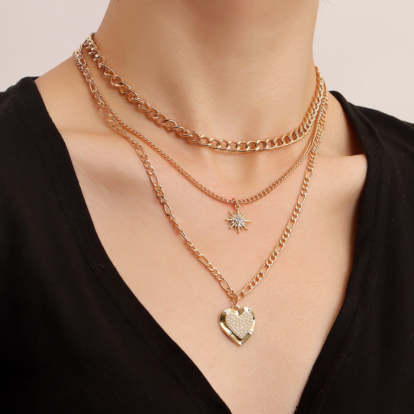 Punk Style Heart-Shaped Alloy Pendant Necklace for Women with Plated Finish and Clavicle Chain