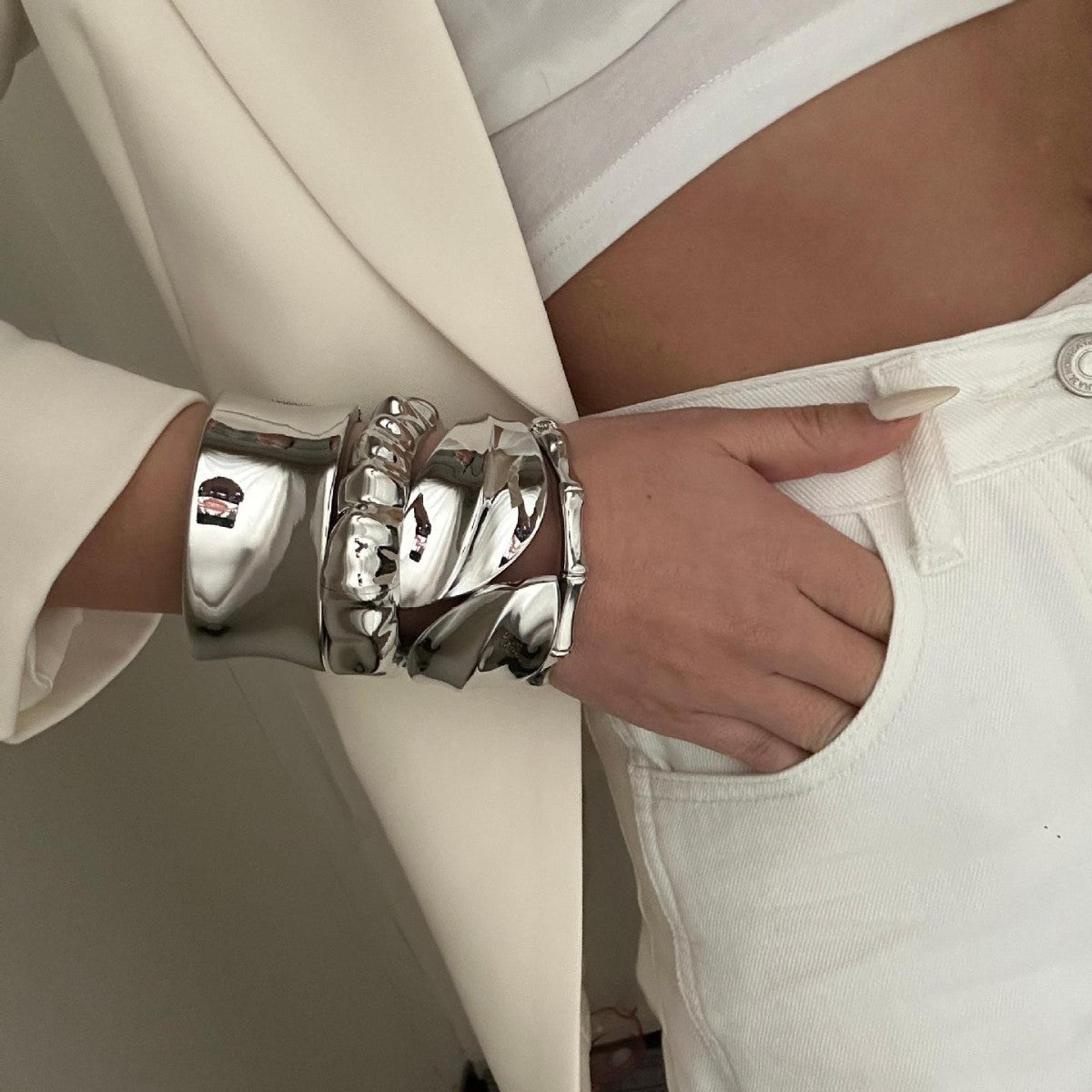 Fashion Minimalist Geometric Open Cuff Bracelet for Women Alloy Plated Smooth Wrap Design
