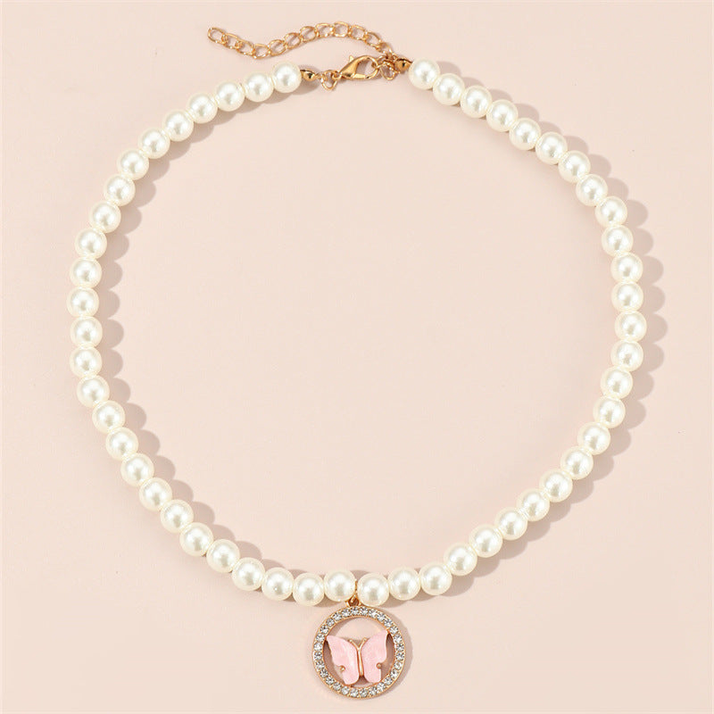Collar minimalista de mariposa y corazón para niños con dije de aleación y cuentas de perlas en cadena de bolitas