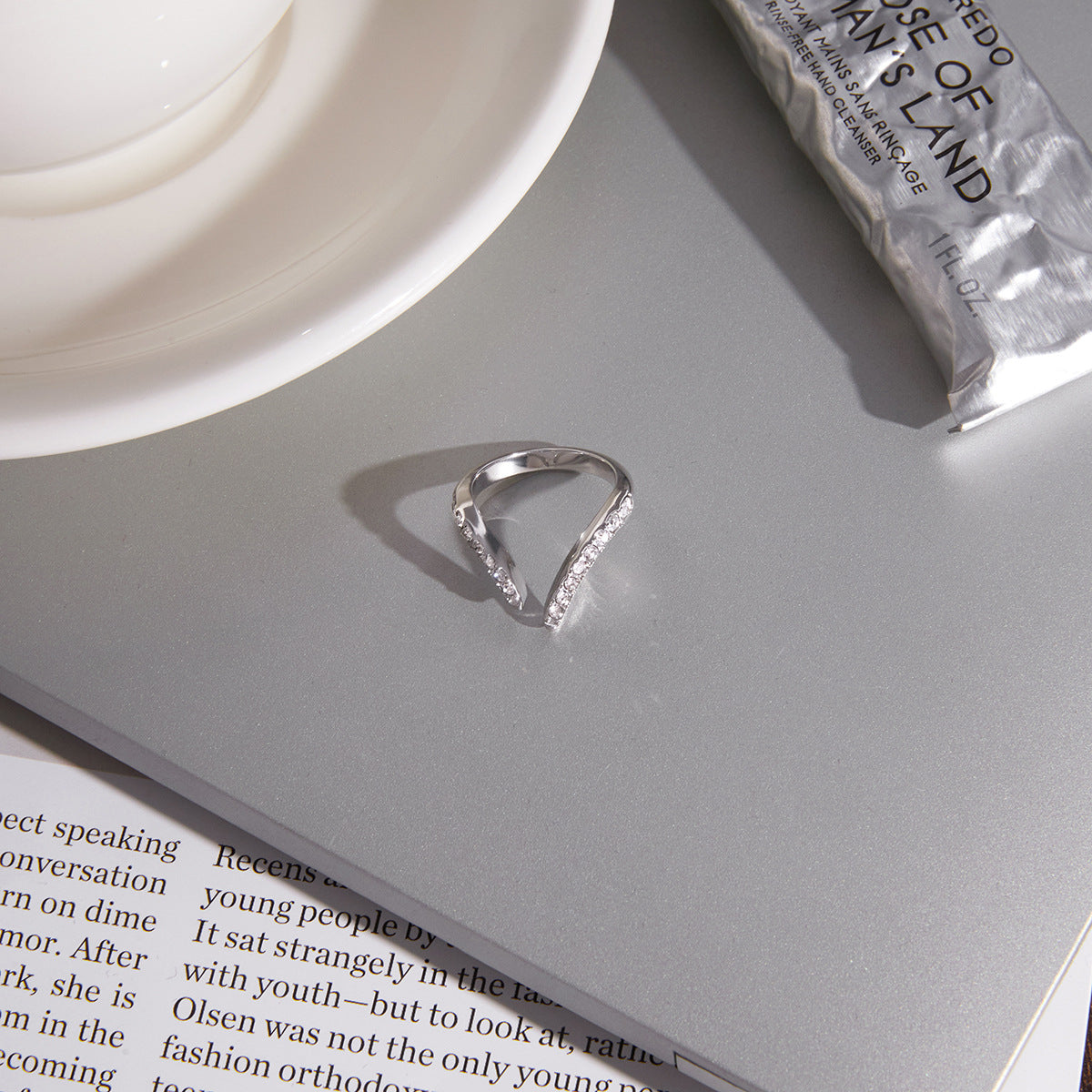 Minimalist Luxury Geometric Round PVD Stainless Steel Ring for Women