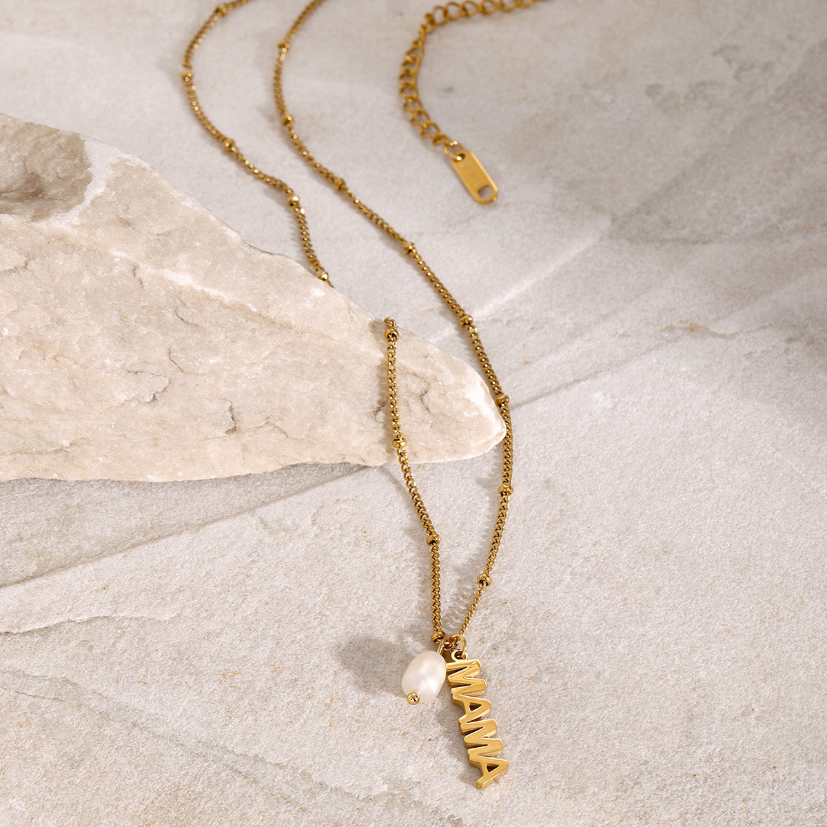 Ins Style 18K Gold Plated Stainless Steel Mama Letter Pendant with Freshwater Pearl Snake Chain Necklace for Women