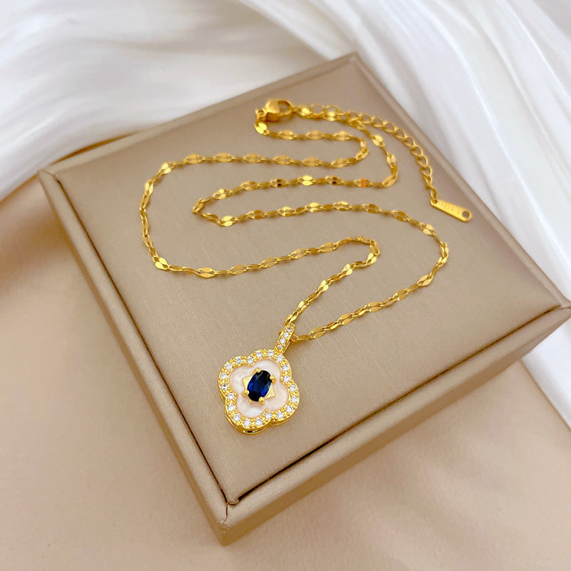 Collana con ciondolo a luna geometrica minimalista per donna e uomo, catena in acciaio inossidabile con elegante motivo a conchiglia e quadrifoglio