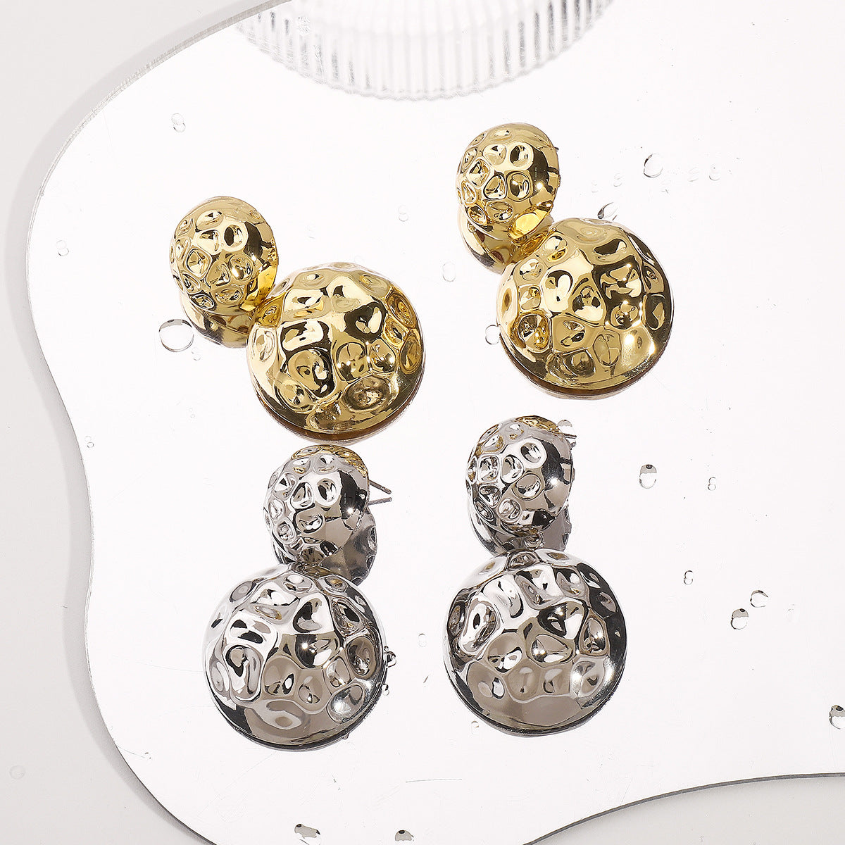 Pendientes redondos geométricos vintage con textura martillada y acabado galvanizado para mujer