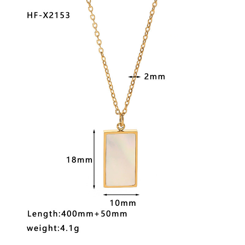Collana con Ciondolo a Cuore in Acciaio al Titanio Stile INS con Catena in Acciaio Inossidabile Placcato Oro 18K e Dettagli in Strass Pavé