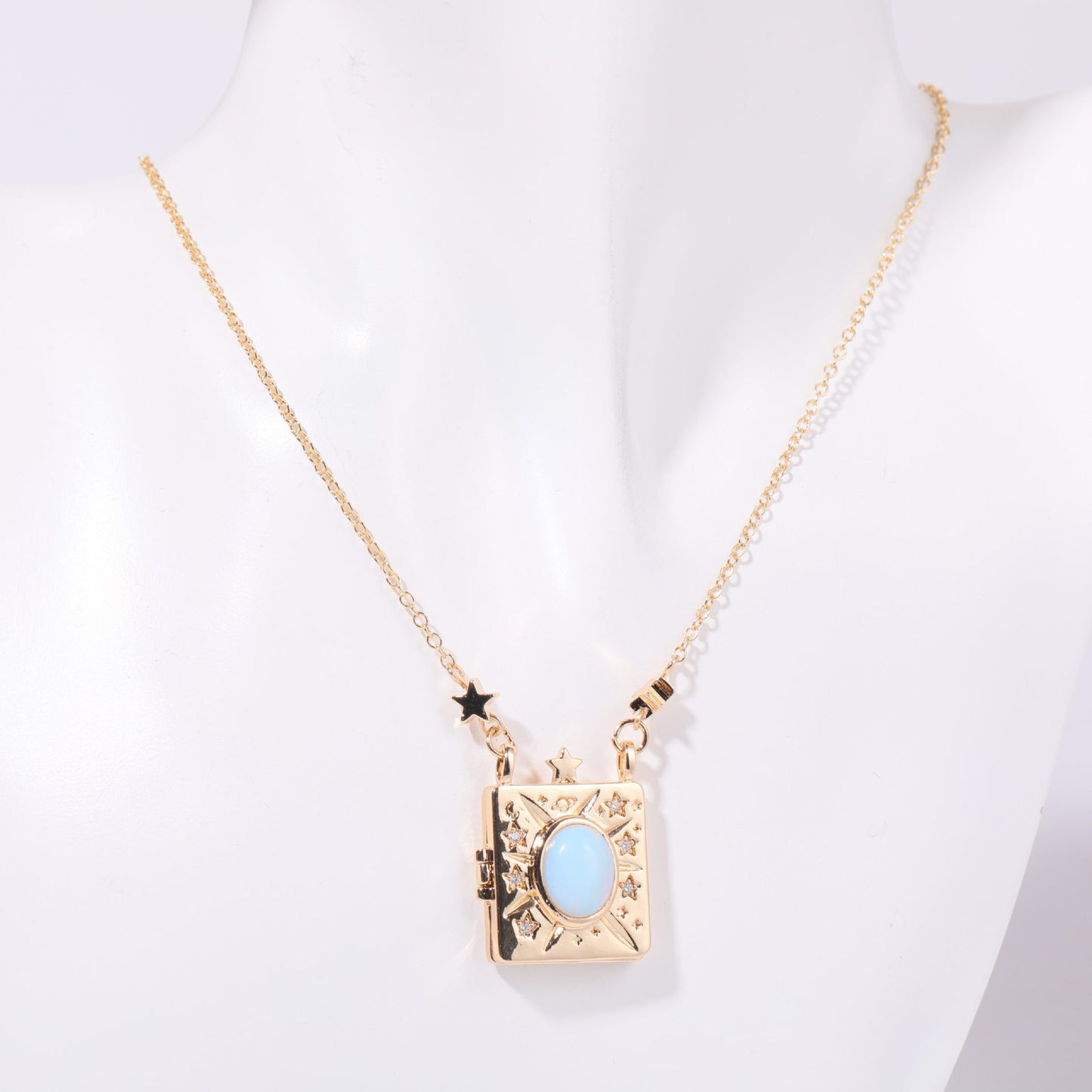 Natural Minimalist Heart and Floral Album Pendant Necklace with 18K Gold Plated Copper, Square Snap-Open Locket on Twisted Chain
