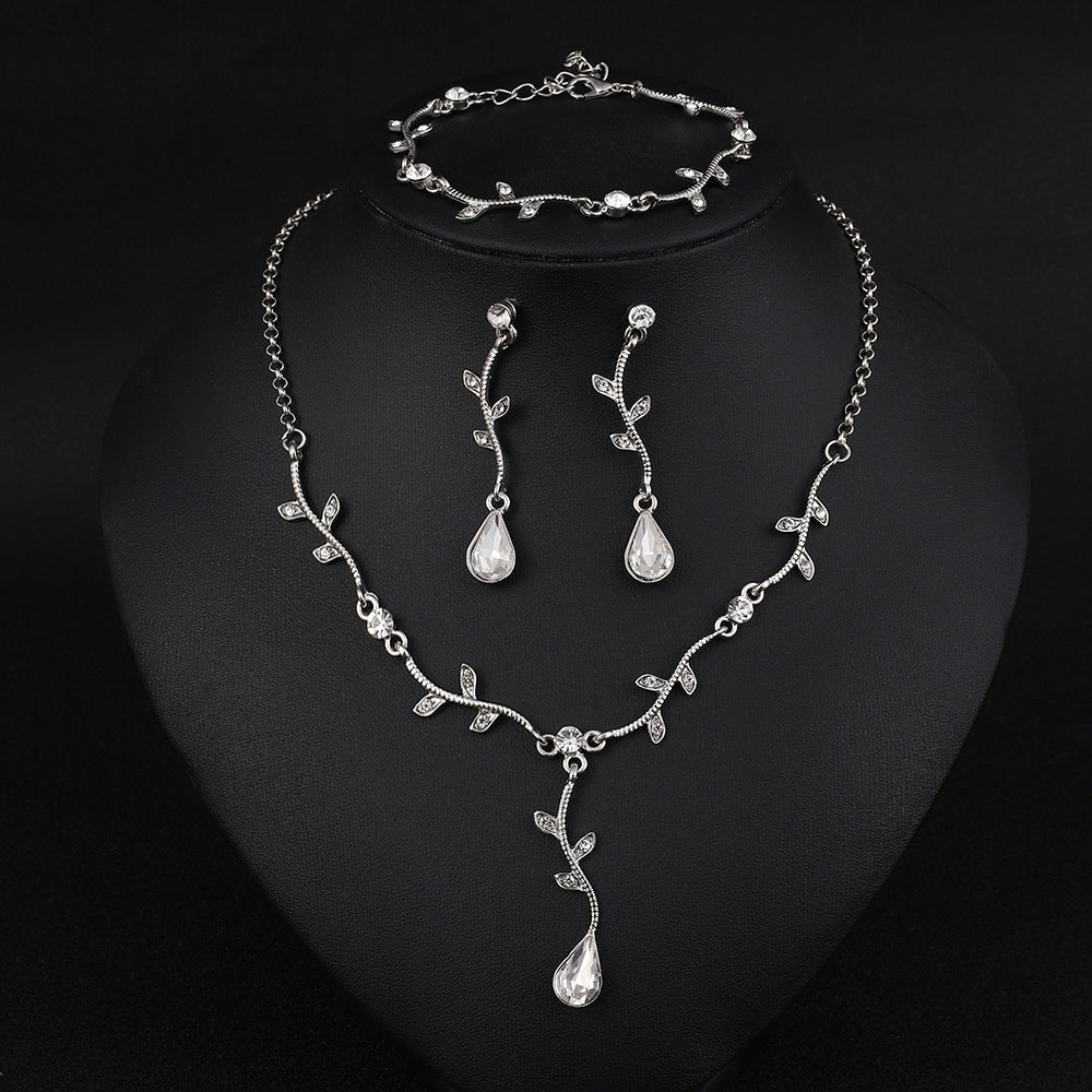 Minimalist Leaf and Teardrop Pendant Necklace Set with Rhinestone Inlay, Alloy Base, Plated Finish, O-Chain, for Women