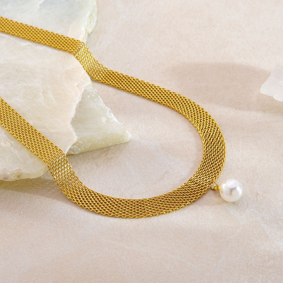 Vintage Luxury Geometric Round Stainless Steel Plated Pearl Necklace for Women and Men