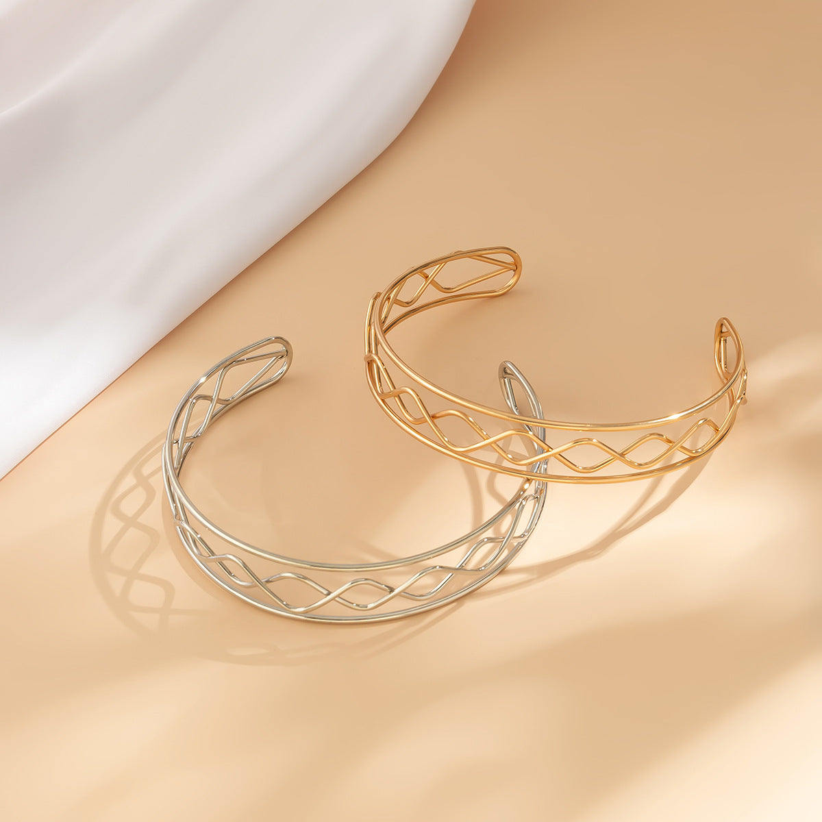 Sweet Geometric Oval Alloy Choker Necklace for Women