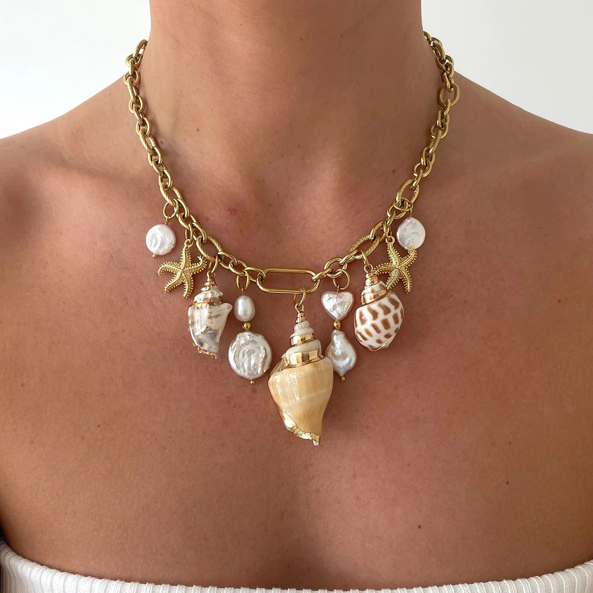 Collana con Pendente a Forma di Concha Marina e Stella Marina Stile Vacanza in Acciaio Inossidabile con Finitura Placcata da Donna