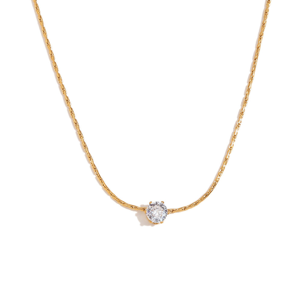 Collana con Pendente Geometrico Minimalista da Donna in Acciaio Inox con Placcatura in Oro 18K e Mini Zirconia su Catena Sottile Intrecciata